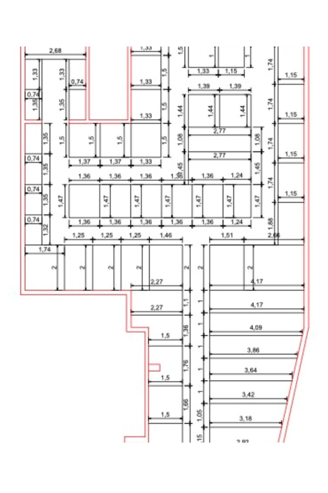 Espacio vacío antes de la construcción de trasteros y metal